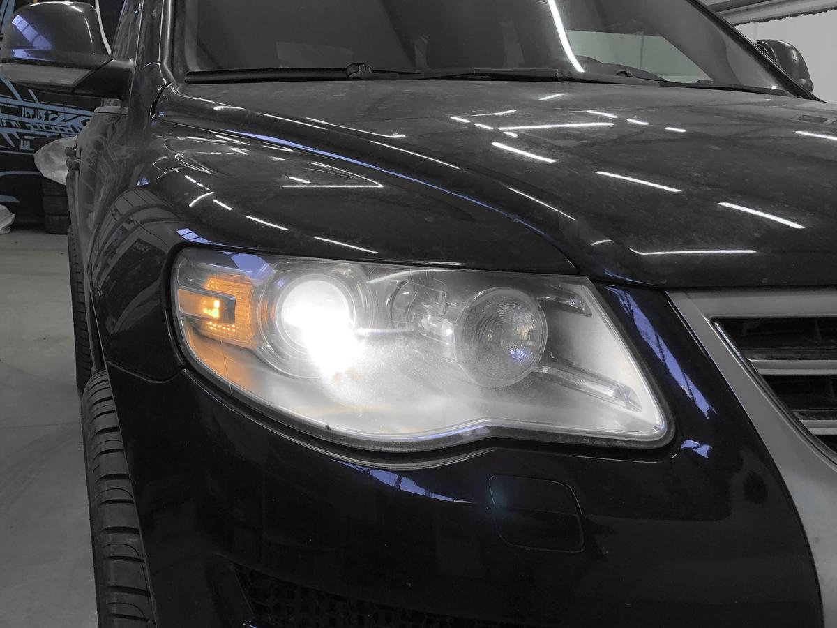 Состояние отражателя ксеноновой фары Touareg 1 после длительной эксплуатации