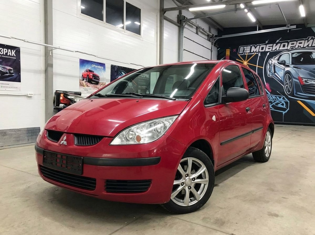 Mitsubishi Colt со штатными галогенными фарами