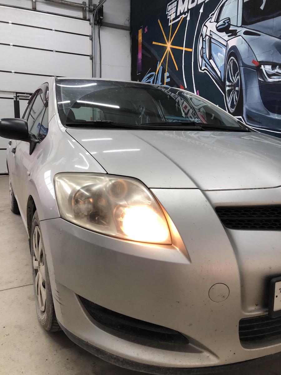 Состояние штатных фар Toyota Auris